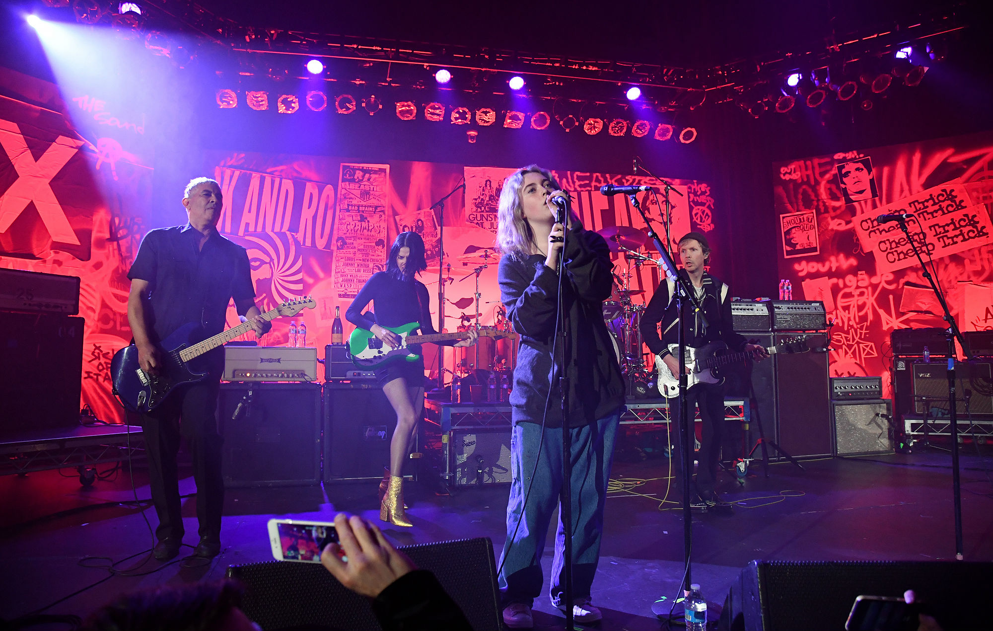 GettyImages-1197628819_NIRVANA_2000